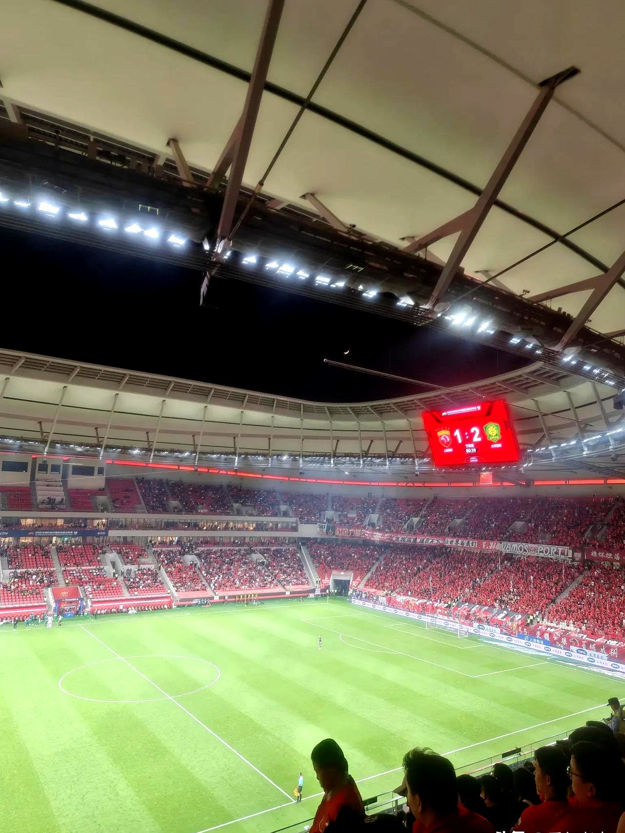 上海海港训练开放日,赛后造点机会引欢呼,荷甲在即,控场能力受关注的简单介绍 上海海港训练开放日,赛后造点机会引欢呼,荷甲在即,控场能力受关注的简单介绍